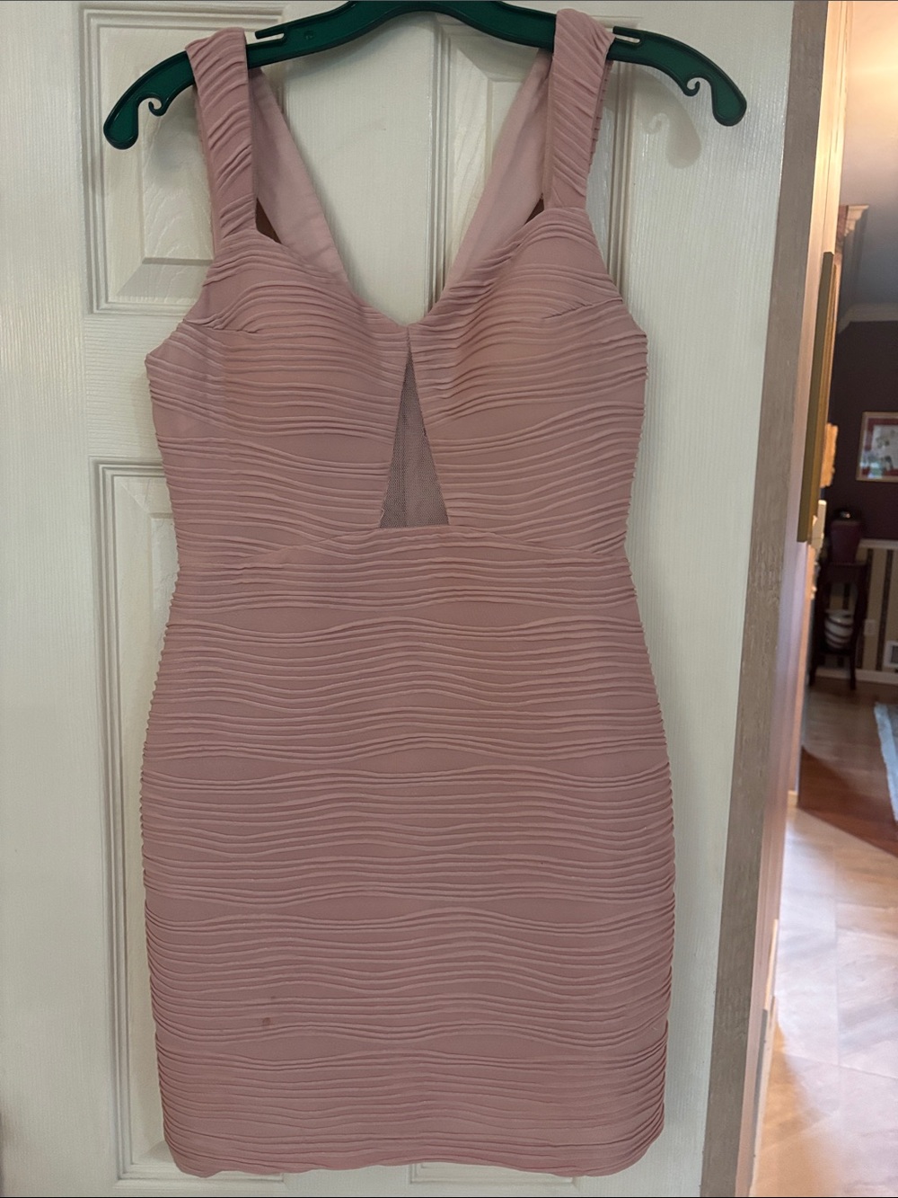 Hailey Logan hi Adrianna, Papell Dusty Rose Textured Keyhole Mini Dress